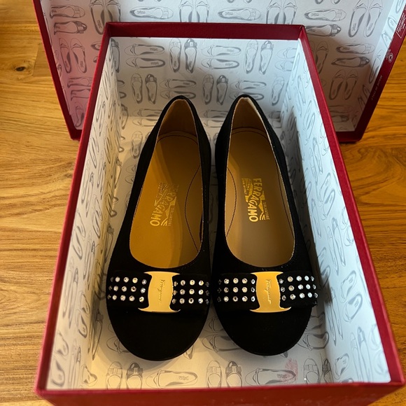 Salvatore Ferragamo Other - Ferragamo Black Varinamini girls shoes